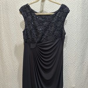 BRAND NEW Dressbarn formal sleeveless dress (Size 16)